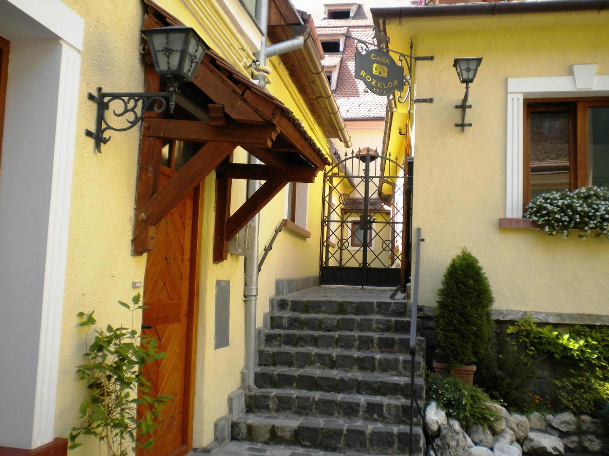 Casa Rozelor Hotel Braşov Buitenkant foto